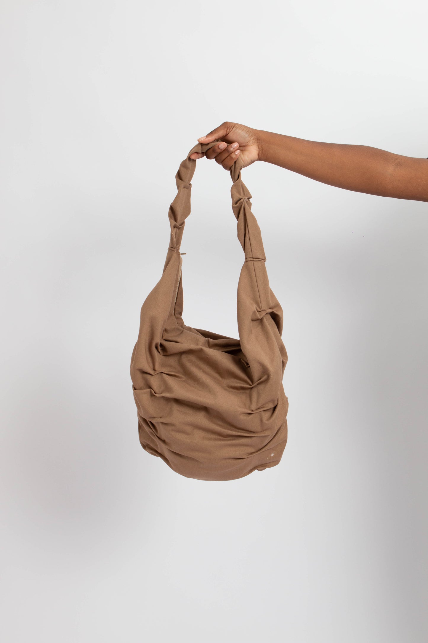 Bolsa Oversized Marrom Agomide