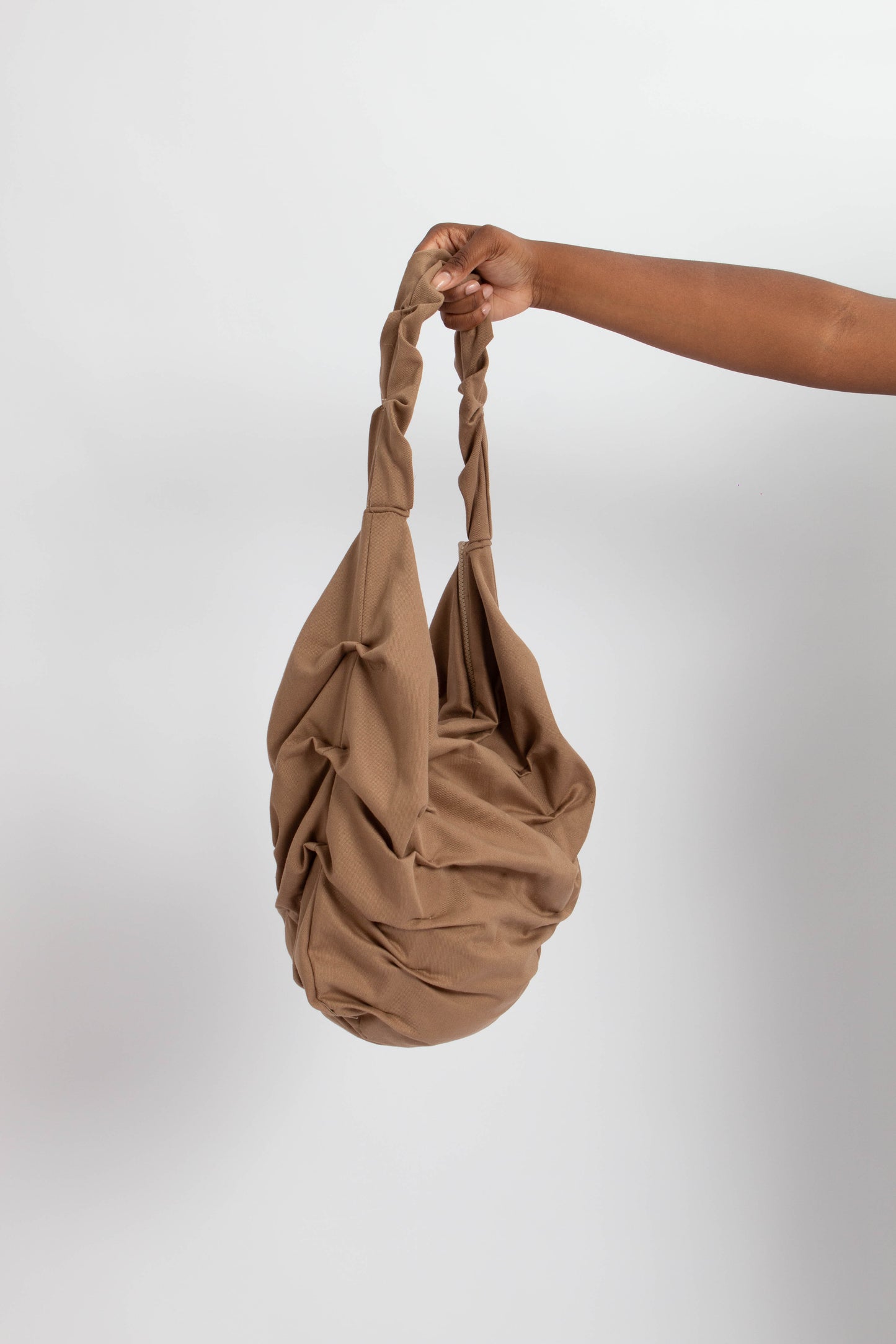 Bolsa Oversized Marrom Agomide