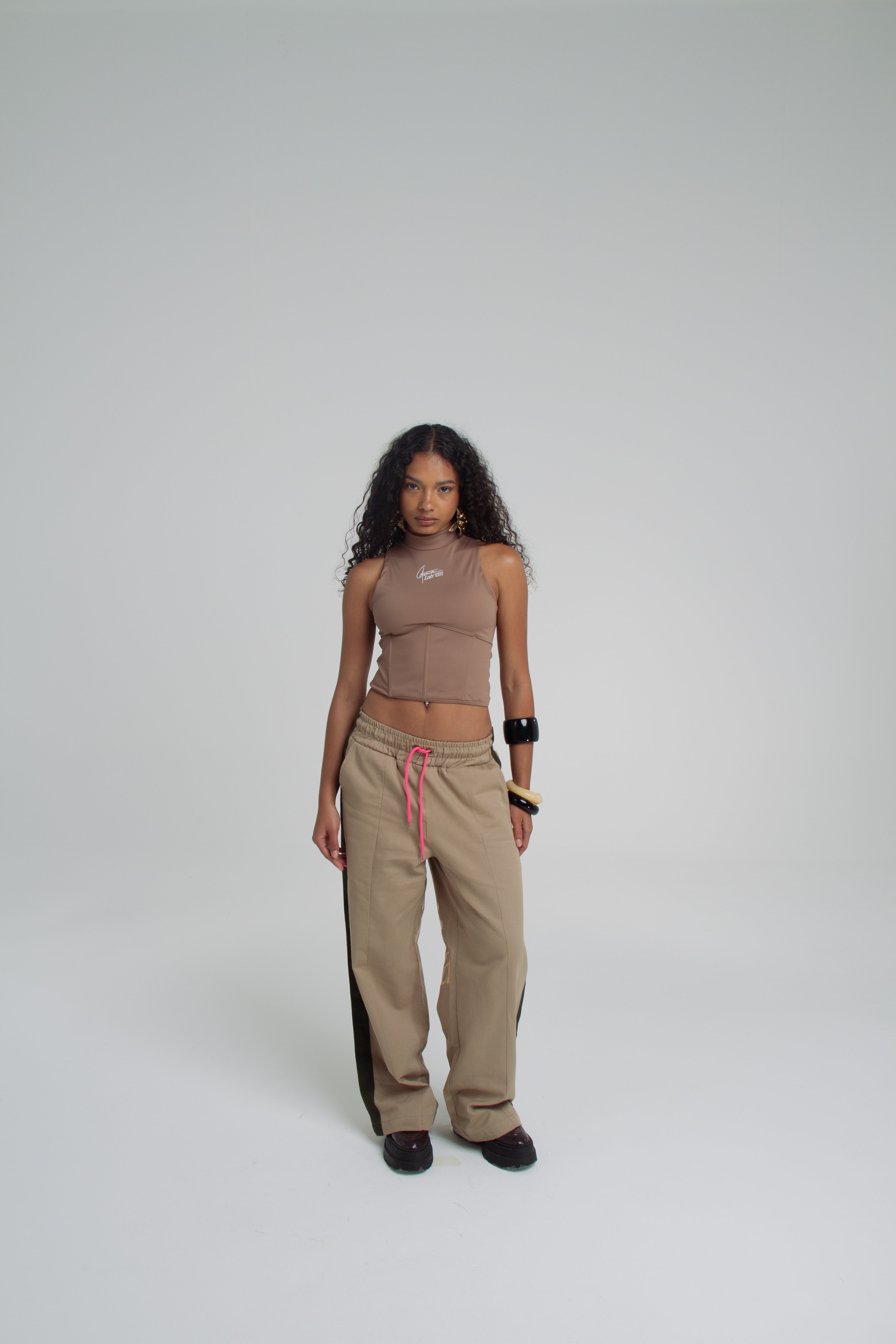 Calça Jogger Agomide e Lab Xeque Mate