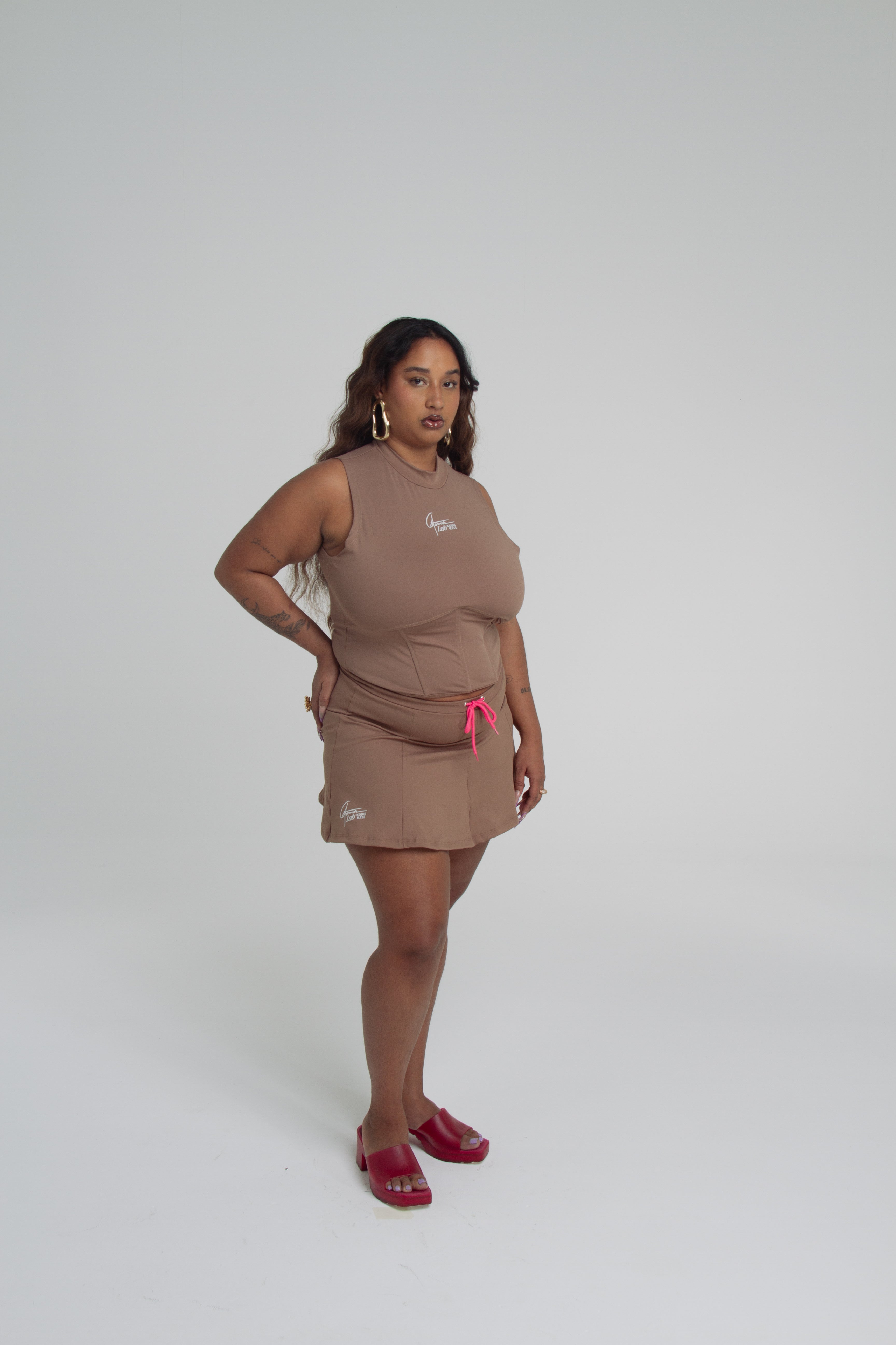 Saia com cadarço Agomide e Lab Xeque Mate