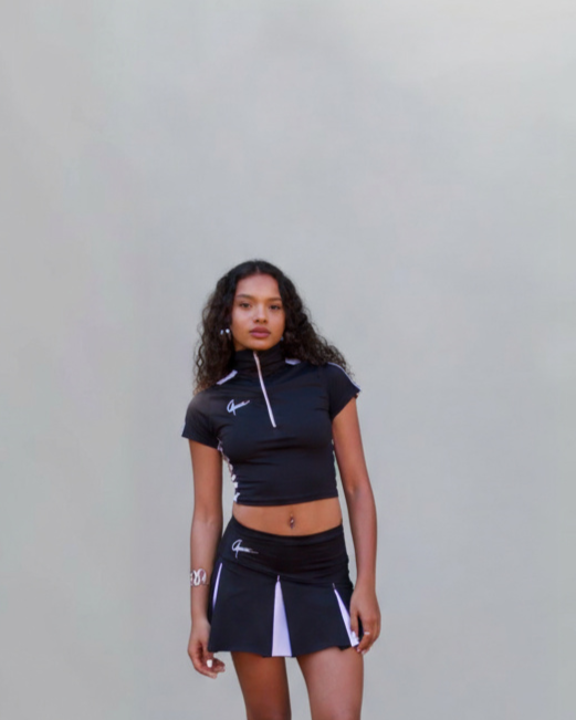 Camiseta Feminina de Manga Curta com Ziper Agomide - Loja Online Agomide