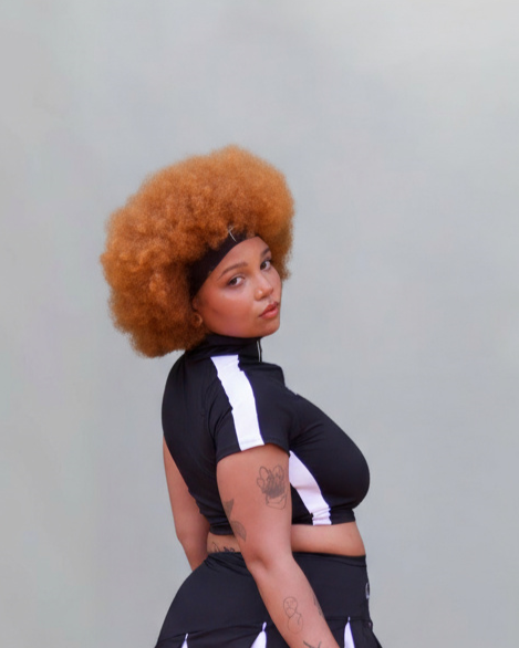 Camiseta Feminina de Manga Curta com Ziper Agomide - Loja Online Agomide