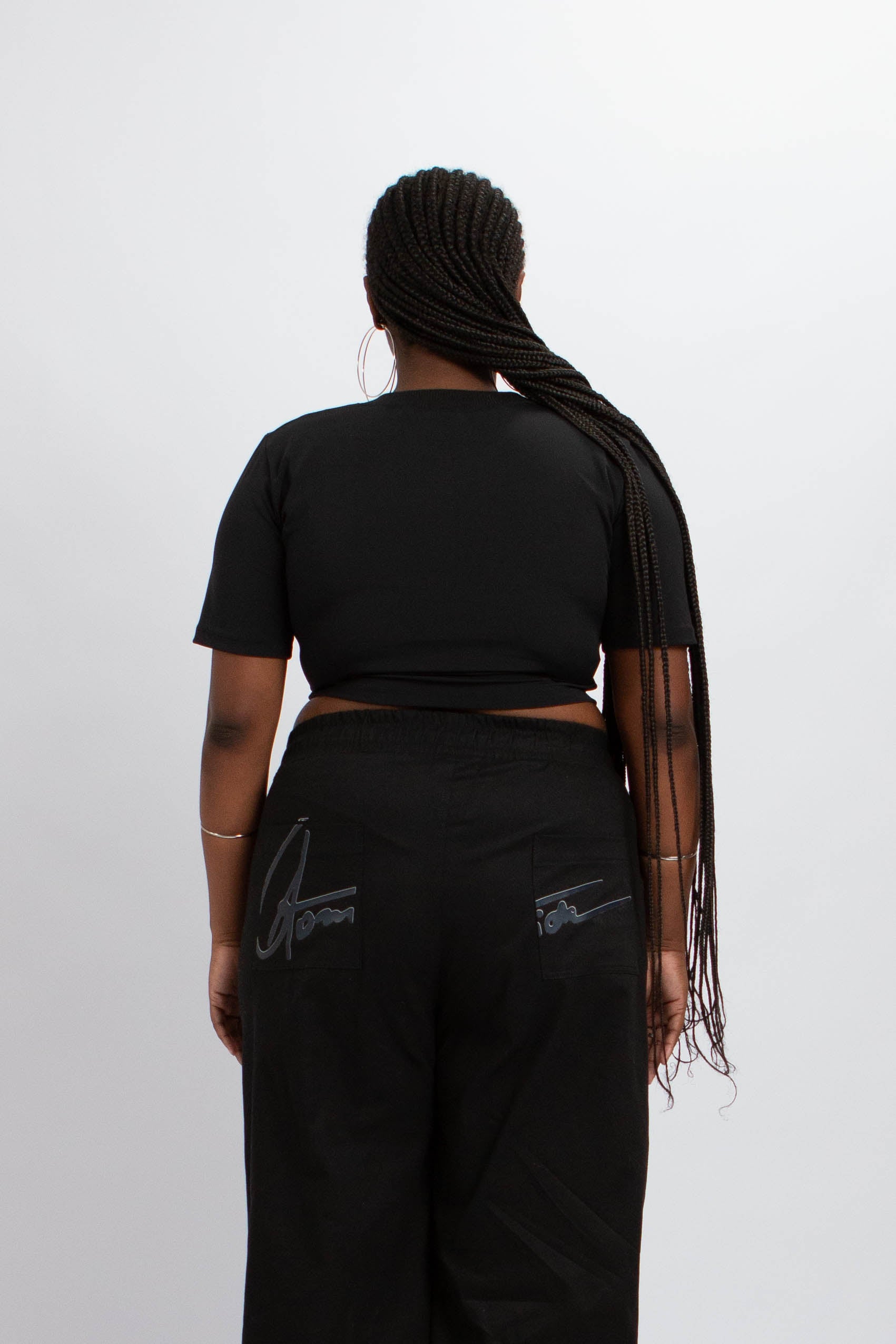 Camiseta Cropped Preta Agomide