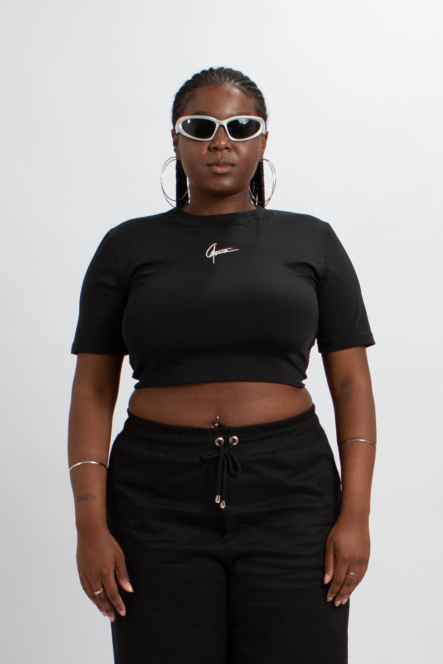 Camiseta Cropped Preta Agomide